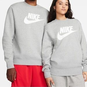 Nike Men’s sz Small Gray Sportswear Club Fleece Graphic Crew New